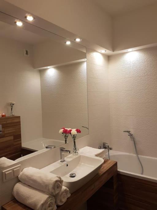 Big 6 People, 3 Rooms, Airport/mokotow Lägenhet *