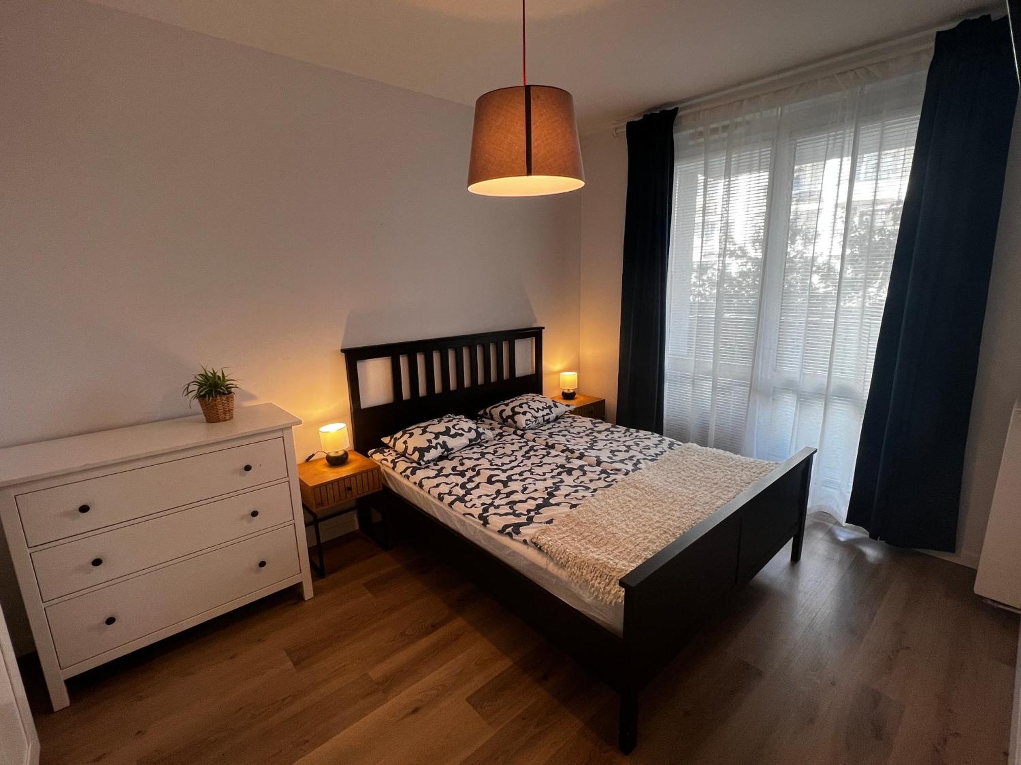 Big 6 People, 3 Rooms, Airport/mokotow Lägenhet